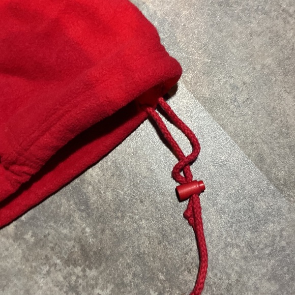 Wind River Red Fleece - Picture 6 of 8